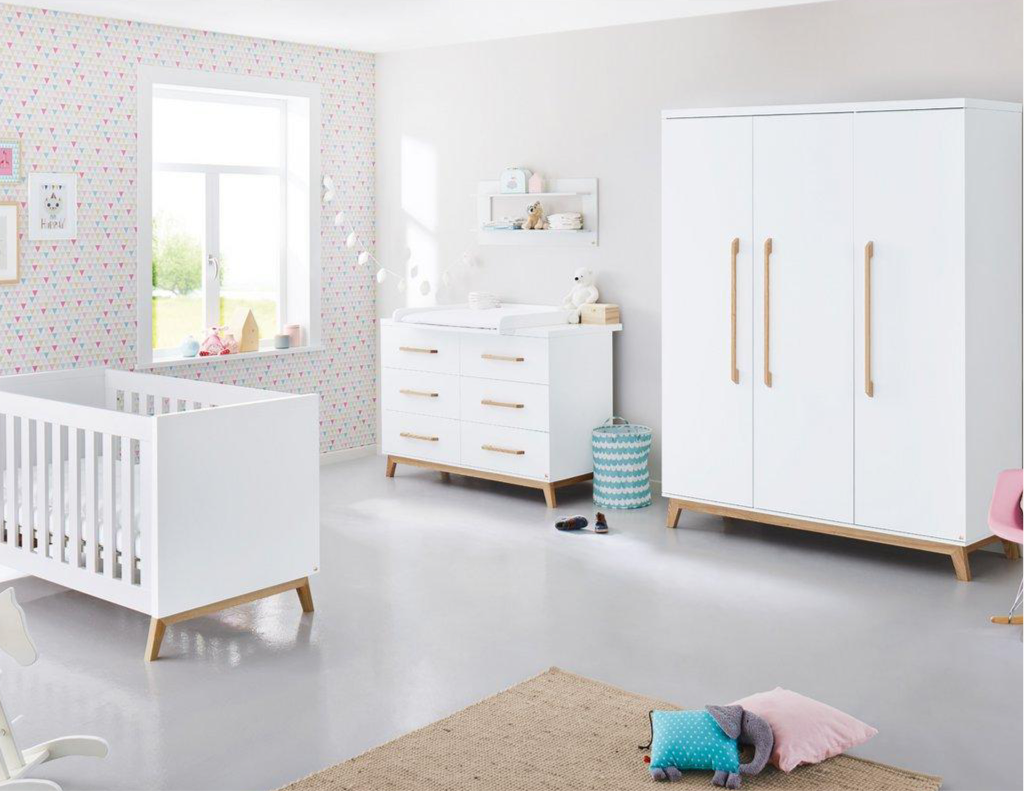 Babykamer premium Riva: ledikant, brede commode en grote kledingkast