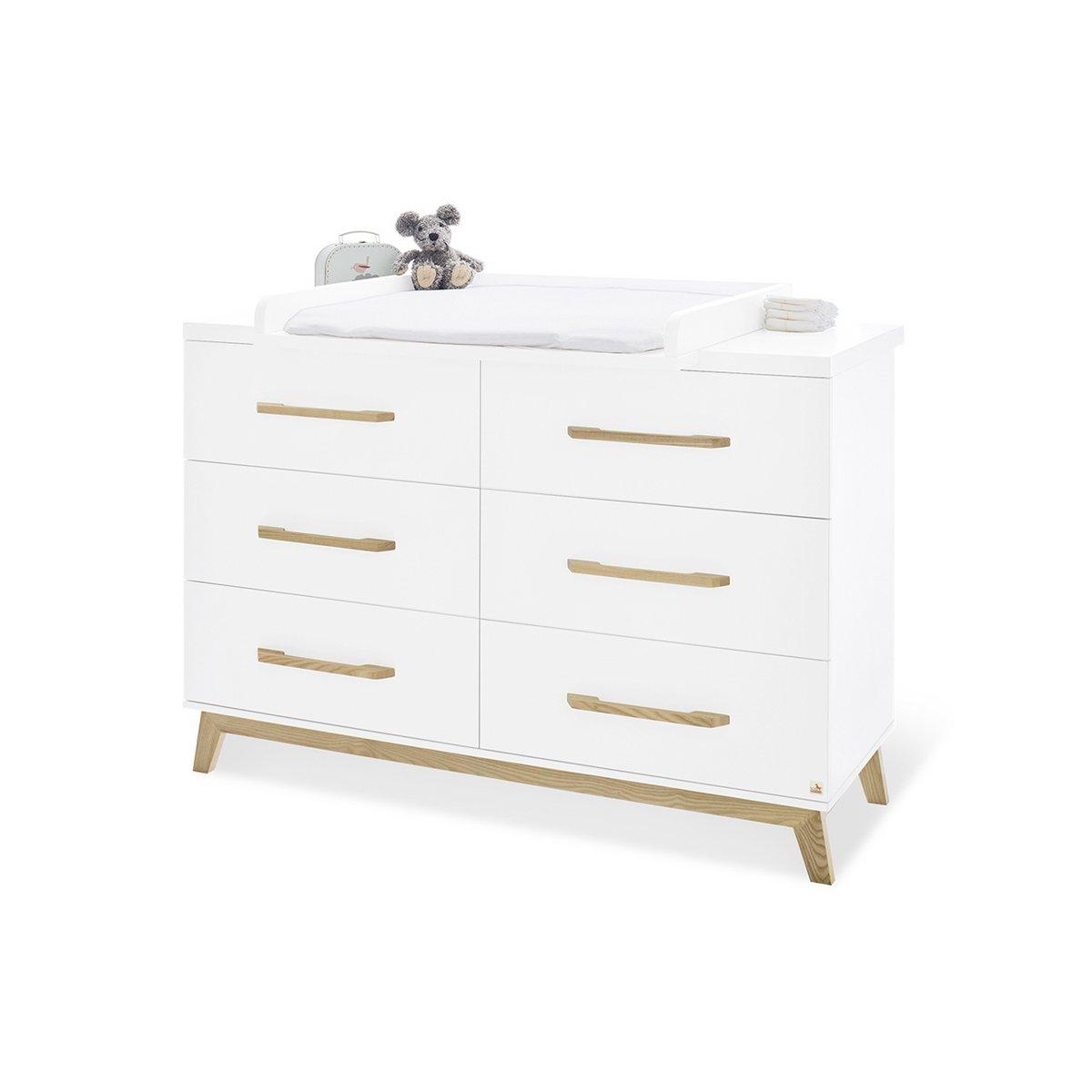 Babykamer combinatie Hilda & Riva: ledikant, brede commode, 2 - deurs kledingkast - FamilyStuff