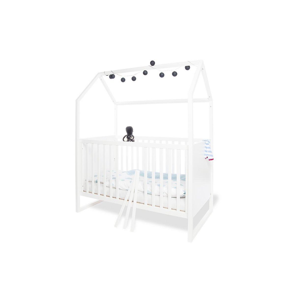 Babykamer combinatie Hilda & Riva: ledikant, brede commode, 2 - deurs kledingkast - FamilyStuff
