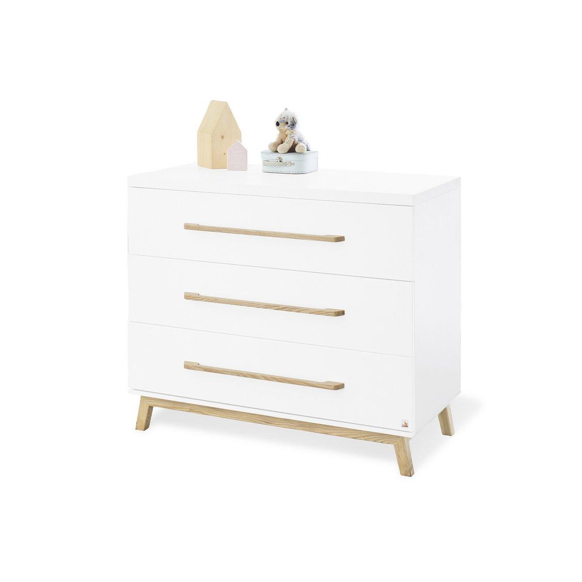 Babykamer combinatie Hilda & Riva: ledikant, commode, 3 - deurs kledingkast en wandplank - FamilyStuff
