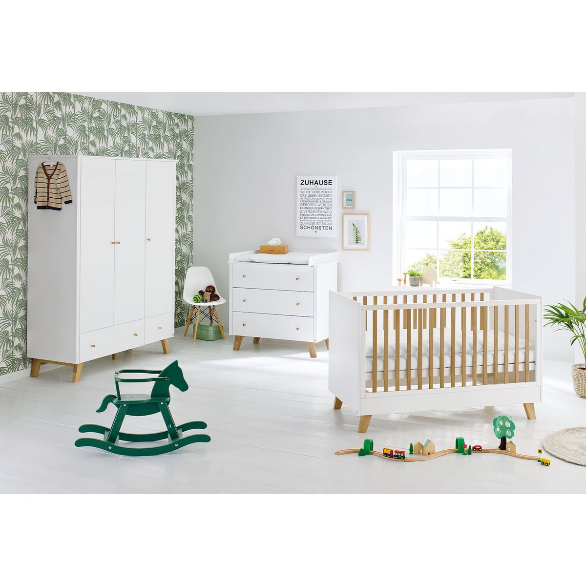 Babykamer Pan wit: ledikant, brede commode en grote kledingkast - FamilyStuff