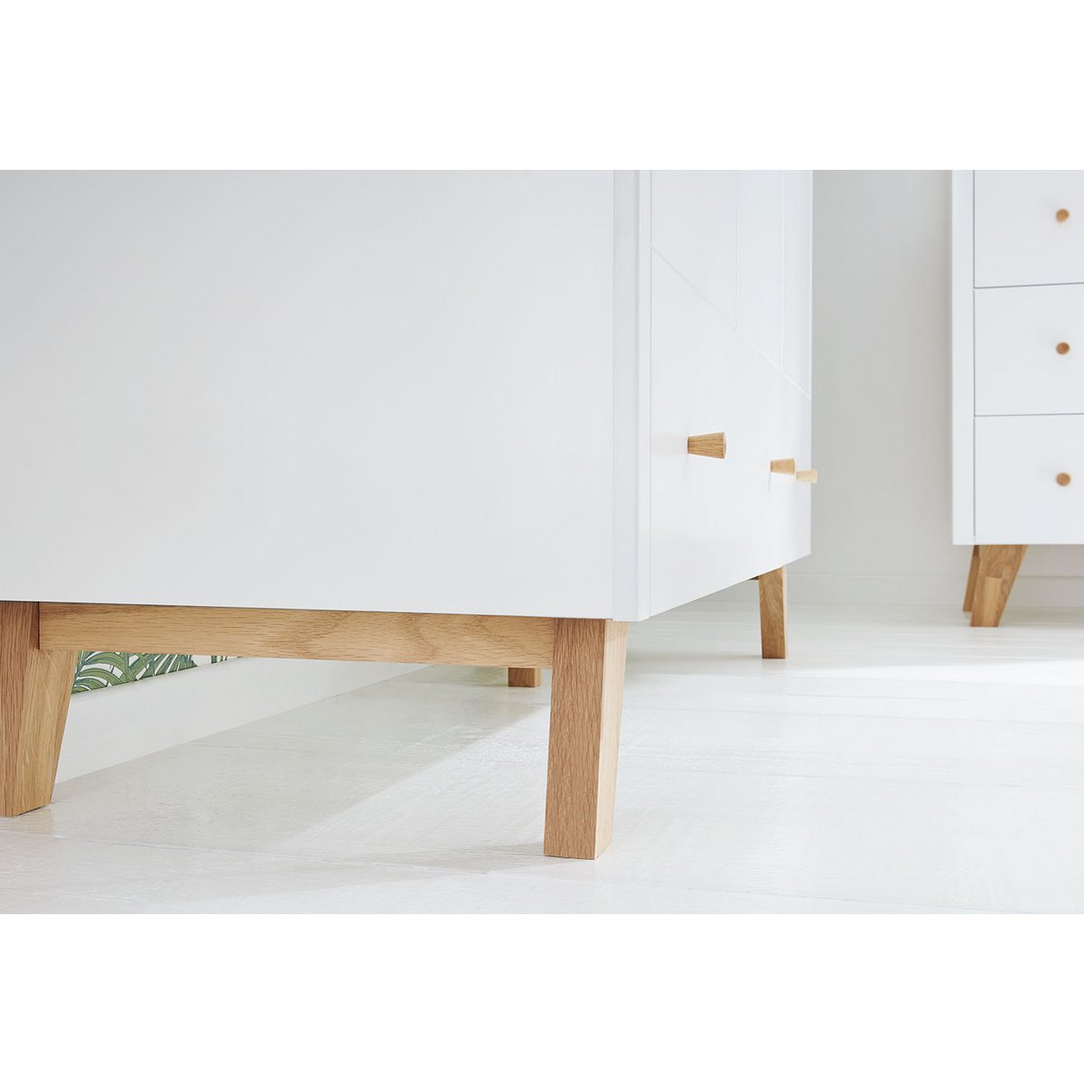Babykamer Pan wit: ledikant, extra brede commode, kledingkast - FamilyStuff