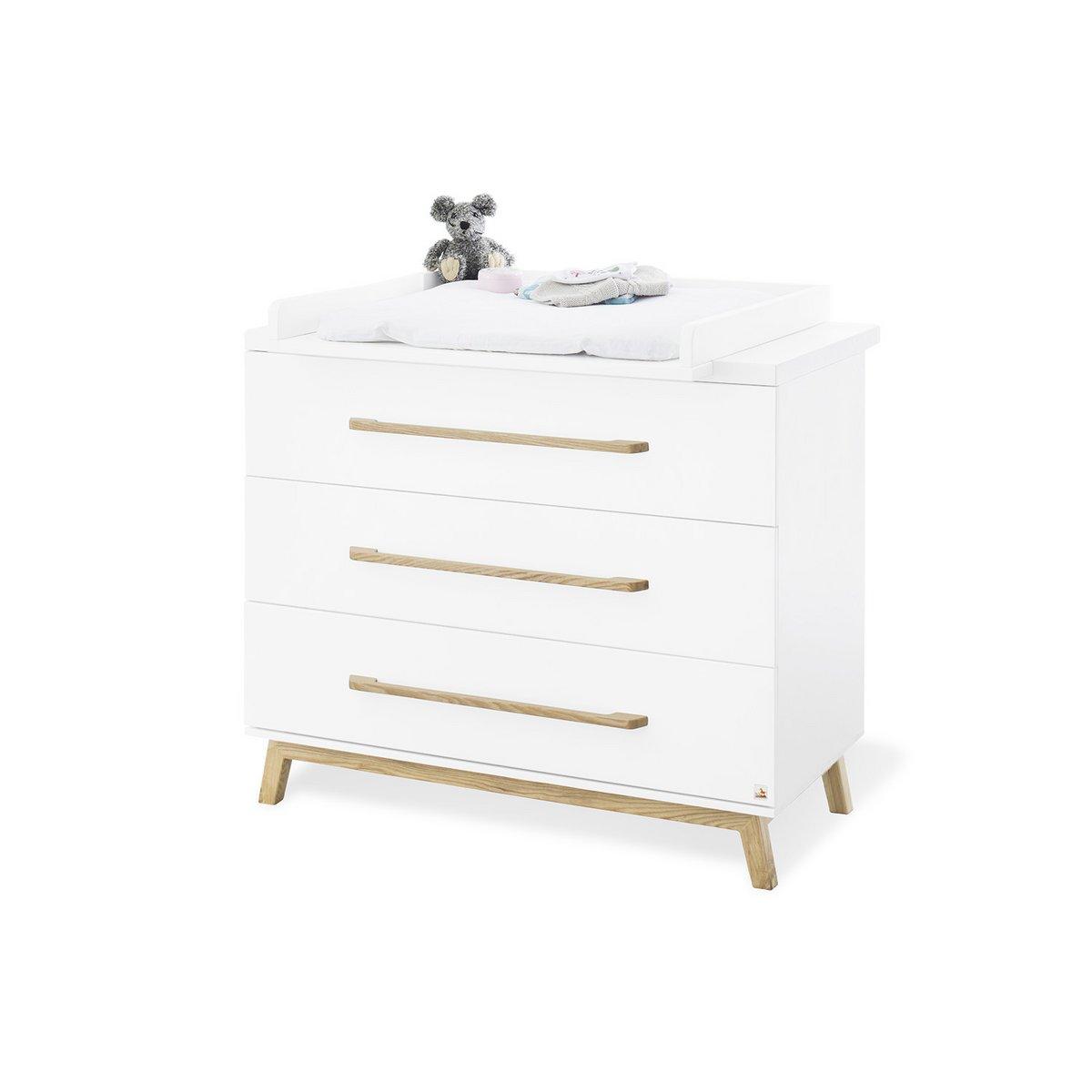 Babykamer Riva: ledikant, commode, 2 - deurs kledingkast - FamilyStuff