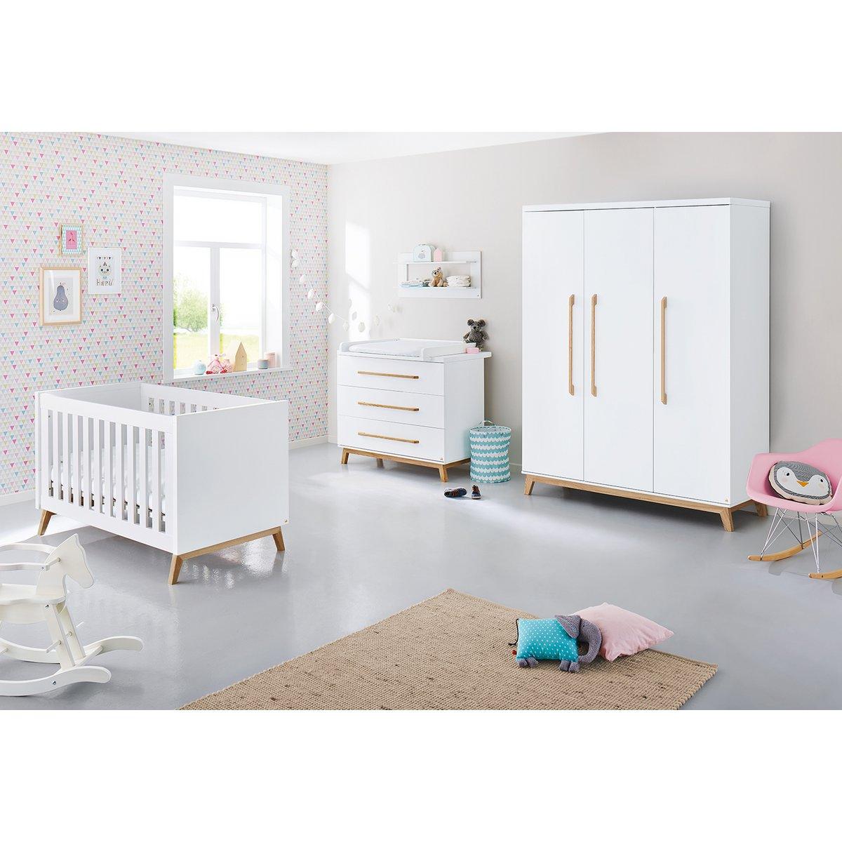 Babykamer Riva: ledikant, commode en 3 - deurs kledingkast - FamilyStuff