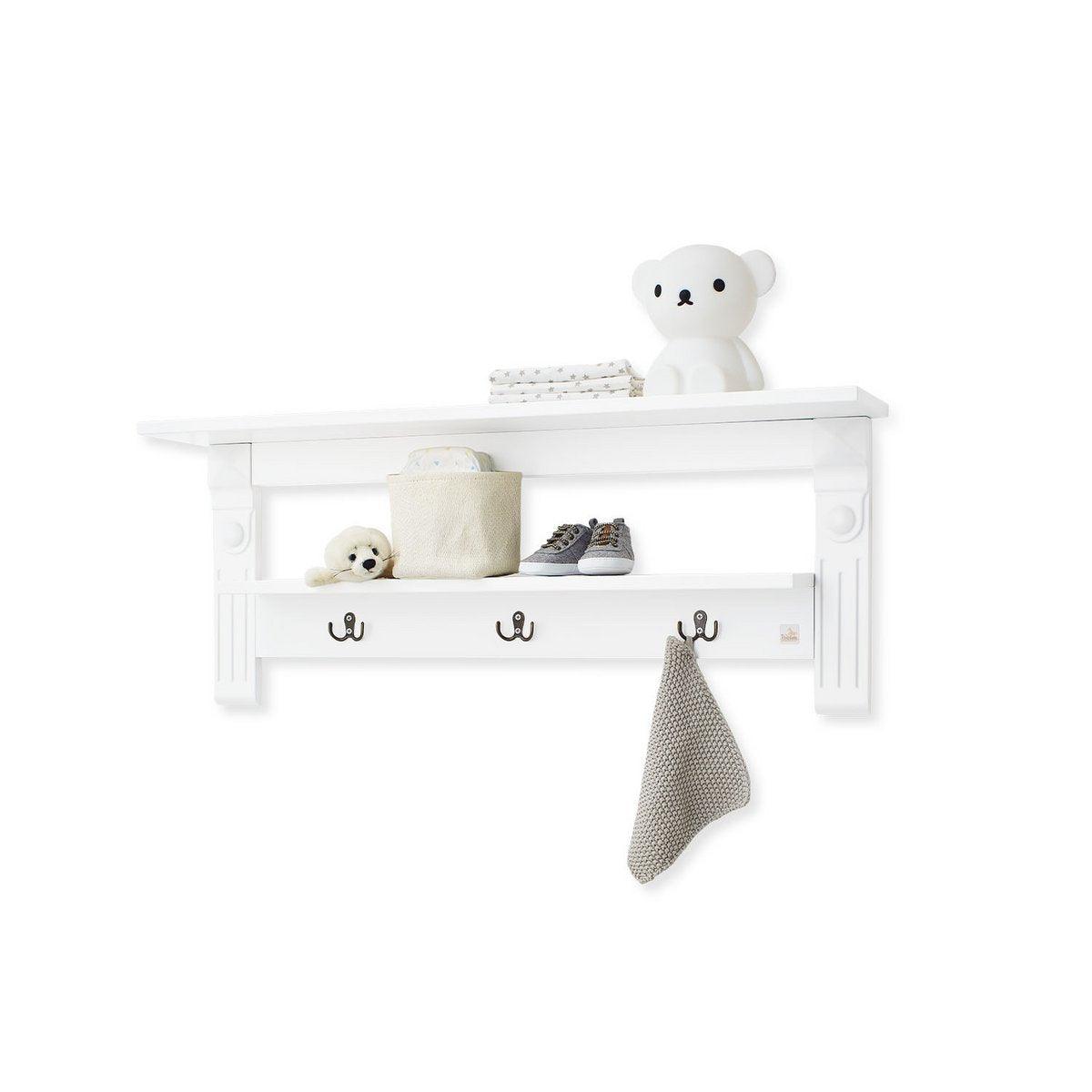 Babykamerset Emilia: ledikant, brede commode, 2 - deurs kledingkast en wandplank - FamilyStuff
