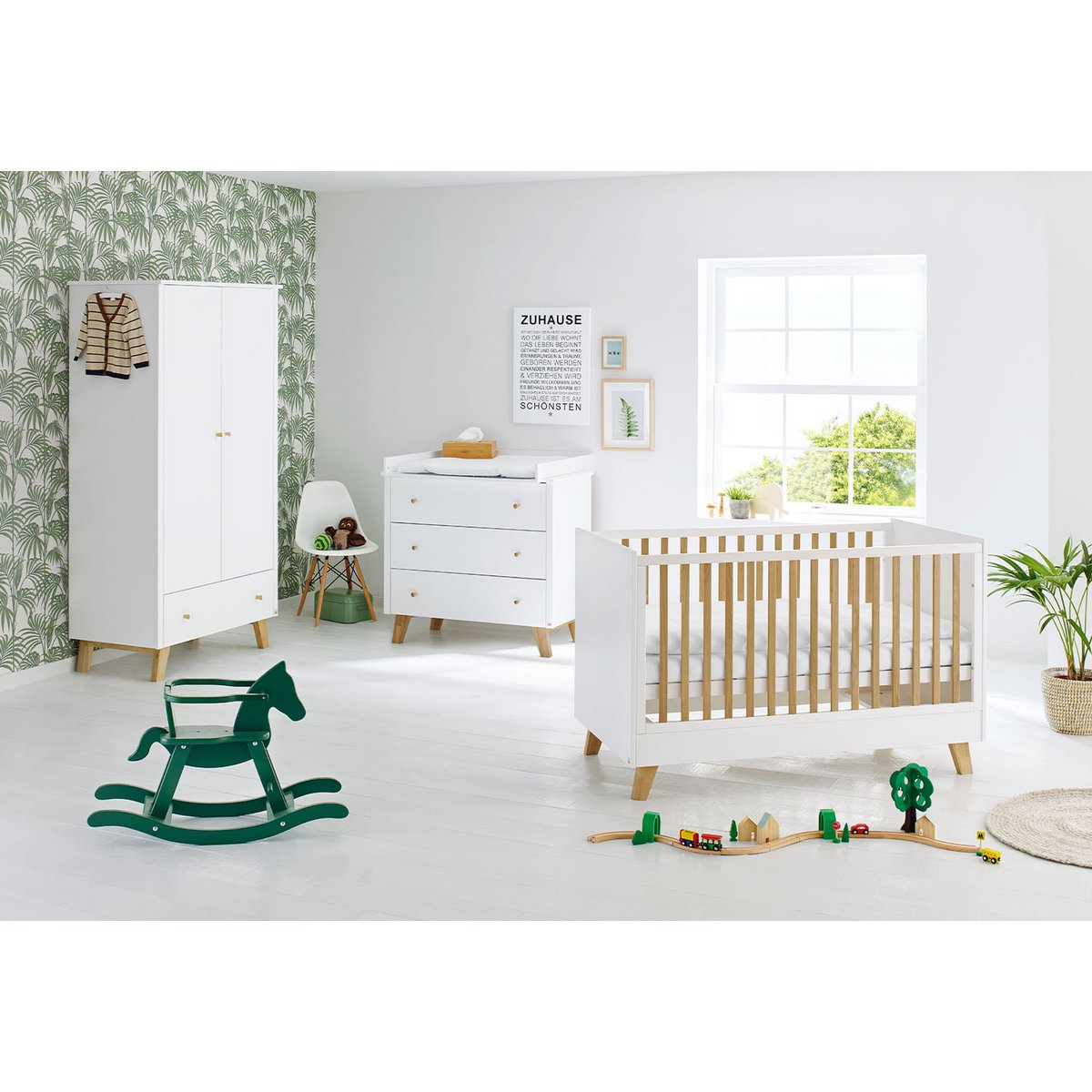Complete babykamer set Pan breed - Wit met ledikant, commode & kledingkast - FamilyStuff