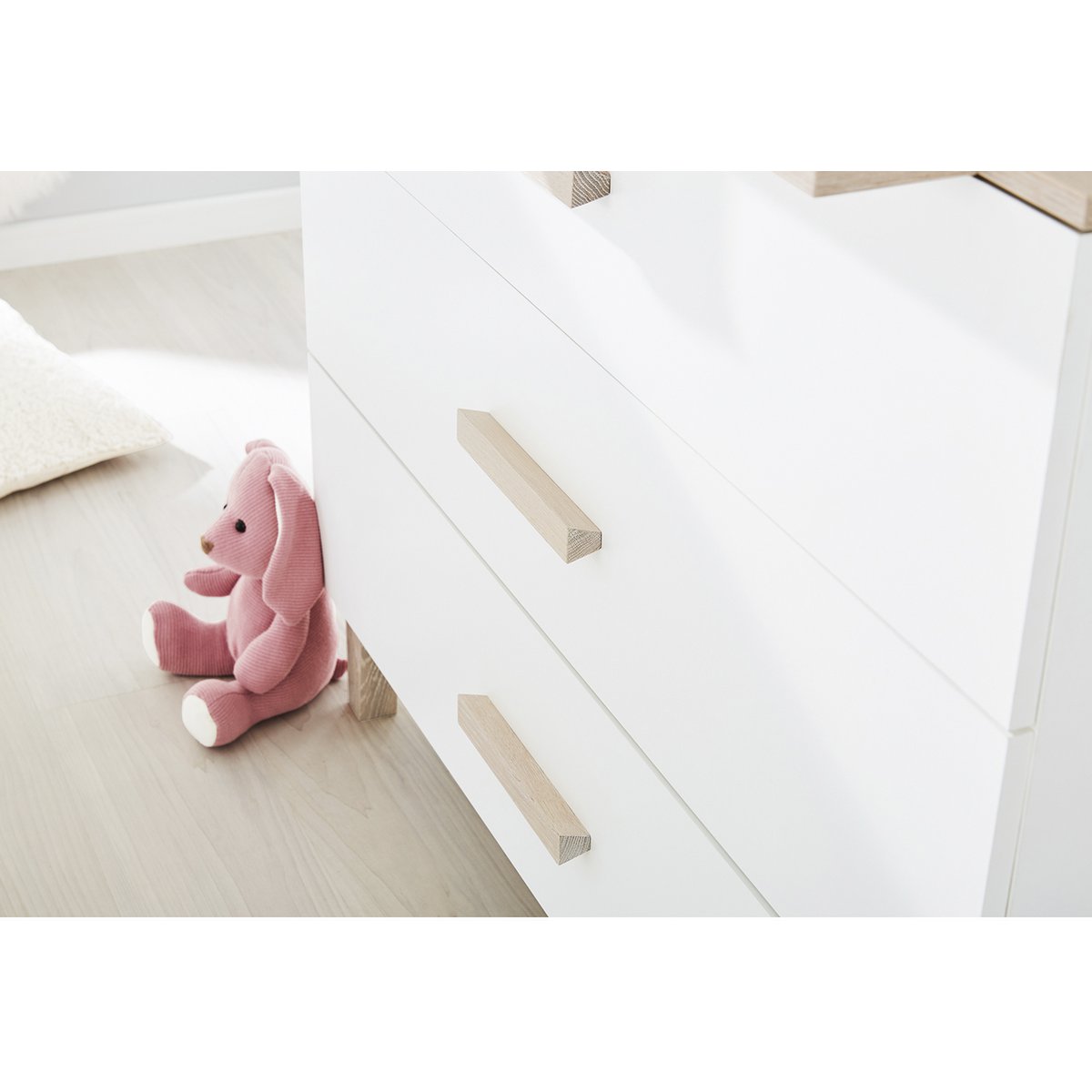 Babykamer 'lumi' 3 delig – Tijdloos design met extra ruimte en warme houtaccenten