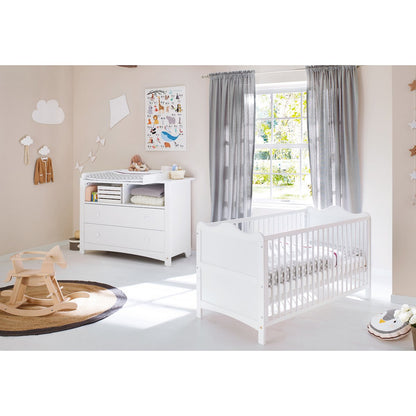 Babykamer Florentina wit: ledikant en extra brede commode