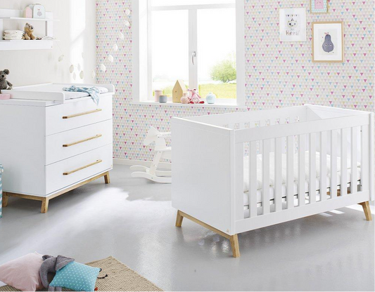 Babykamer Riva: ledikant en commode