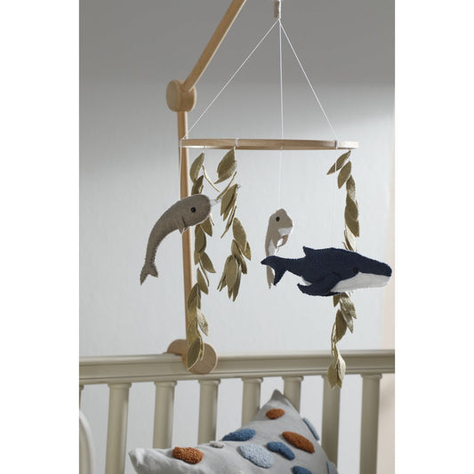 Handgemaakte babymobiel vilt – zeevissen & planten | 2 Stories