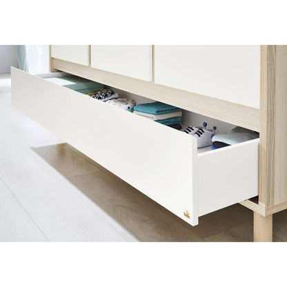 Babykamer Flow: ledikant, commode en 3 - deurs Kledingkast - FamilyStuff