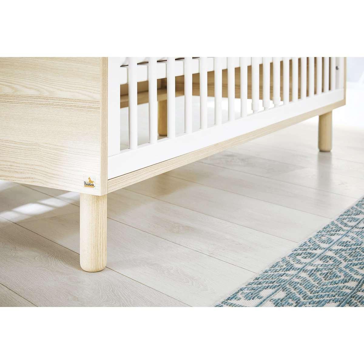Babykamer Flow: ledikant, commode en 3 - deurs Kledingkast - FamilyStuff