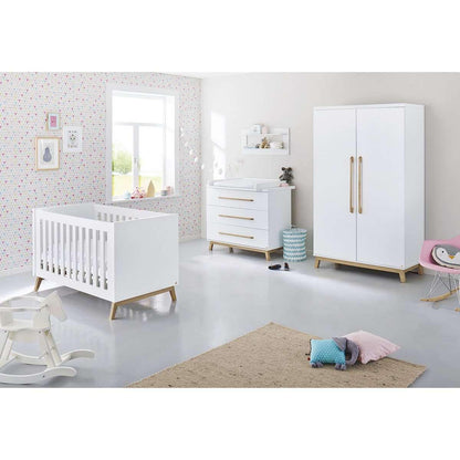 Babykamer Riva: ledikant, commode, 2-deur kledingkast & wandplank - FamilyStuff