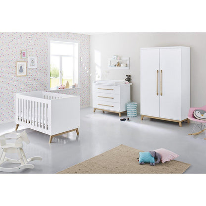 Babykamer Riva: ledikant, commode, 2 - deurs kledingkast - FamilyStuff