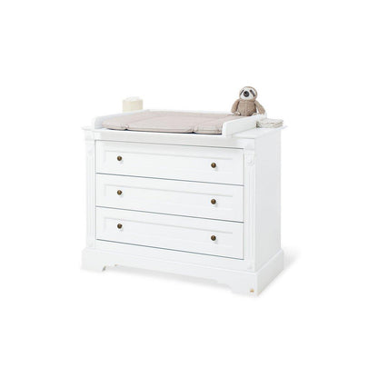 Babykamerset Emilia: ledikant, commode, 2 - deurskledingkast en wandplank - FamilyStuff