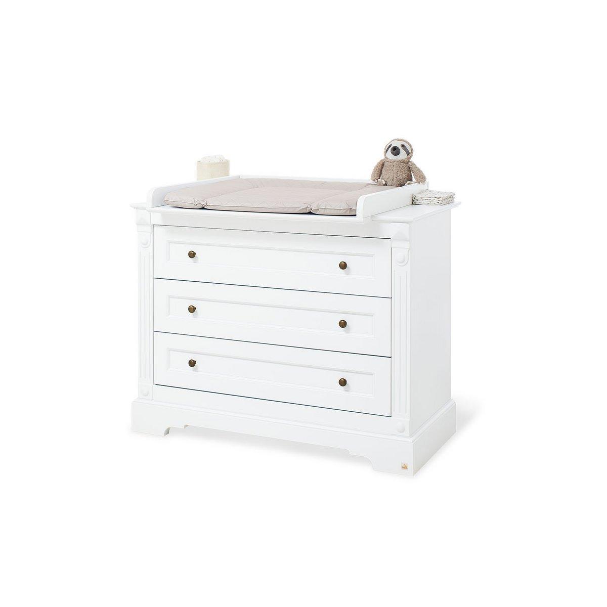 Babykamerset: ledikant, commode, 3 - deurs kledingkast en wandplank - FamilyStuff