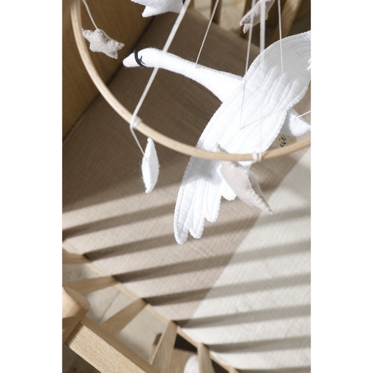 Babymobiel decoratie – Handgemaakte zwaan in luxe tinten